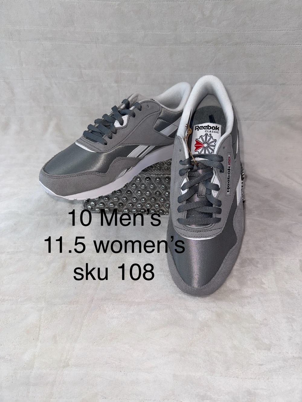 Reebok Classic Nylon Men's 10 women’s 11.5 Grey course Running Shoes